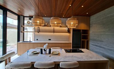 BRAND NEW LUXURY VILLA LOCATED BALE MANSION KUTA