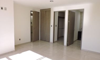Oportunidad Casa en renta/venta en Cluster 666, Lomas de Angelópolis – Casa con jardín grande