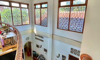 Dijual Cepat Rumah Cantik dan Mewah Lokasi Strategis Di Ngesrep Semarang