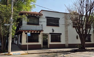 ¡Oportunidad Única en Coyoacán! Propiedad con Uso Comercial y Habitacional