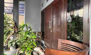 RUMAH MEWAH 2 LANTAI ISTIMEWA DALAM PERUMAHAN PONDOK PERMAI NITIKAN UMBULHARJO