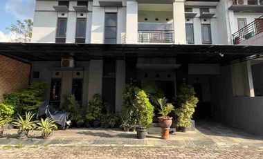 RUMAH MEWAH 2 LANTAI ISTIMEWA DALAM PERUMAHAN PONDOK PERMAI NITIKAN UMBULHARJO