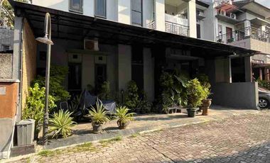 RUMAH MEWAH 2 LANTAI ISTIMEWA DALAM PERUMAHAN PONDOK PERMAI NITIKAN UMBULHARJO