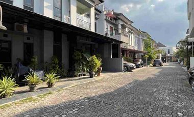 RUMAH MEWAH 2 LANTAI ISTIMEWA DALAM PERUMAHAN PONDOK PERMAI NITIKAN UMBULHARJO