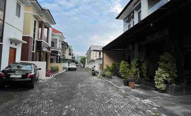 RUMAH MEWAH 2 LANTAI ISTIMEWA DALAM PERUMAHAN PONDOK PERMAI NITIKAN UMBULHARJO