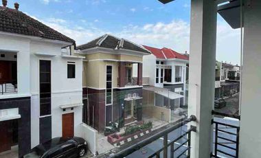 RUMAH MEWAH 2 LANTAI ISTIMEWA DALAM PERUMAHAN PONDOK PERMAI NITIKAN UMBULHARJO