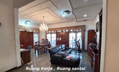 Rumah Strategis Siap huni Tengah kota Solo Dekat Stasiun purwosari laweyan Solo