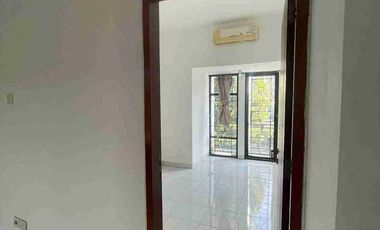 Dijual Rumah Bagus Siap Huni di Emerald Bintaro