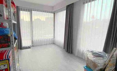 JUAL CEPAT Rumah Luas Minimalis 3 Lantai di Jl.Cipaku Indah, Bandung