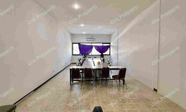 RUKO & GUDANG 3+1 HARGA DI BAWAH PASAR, BARU RENOVASI, TENGAH KOTA MURAH