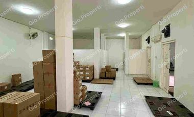 RUKO & GUDANG 3+1 HARGA DI BAWAH PASAR, BARU RENOVASI, TENGAH KOTA MURAH