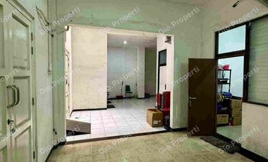 RUKO & GUDANG 3+1 HARGA DI BAWAH PASAR, BARU RENOVASI, TENGAH KOTA MURAH