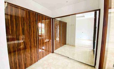 Sewa Rumah Townhouse Modern di Cilandak 4 Kar Tidur Semi Furnished