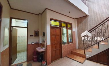 DIJUAL RUMAH DEKAT PASAR NUSUKAN DAN TERMINAL TIRTONADI SOLO SIAP HUNI