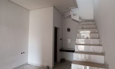 Rumah dijual Murah 2Lantai, Utan Kayu, Jakarta Timur dekat Golf Rawamangun