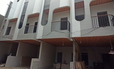 Rumah dijual Murah 2Lantai, Utan Kayu, Jakarta Timur dekat Golf Rawamangun