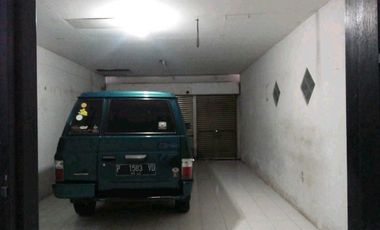 DIJUAL RUMAH USAHA JALAN PENATARAN 26 A BANYUWANGI KOTA RON.Z001