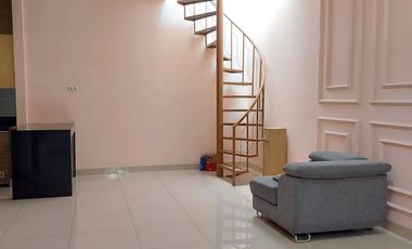 Y. DISEWAKAN RUMAH SINGGASANA BANDUNG FURNISH HUNIAN NYAMAN STRATEGIS