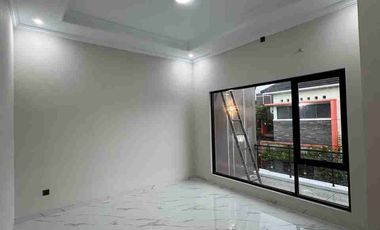 Rumah Mewah Baru Gress Siap Huni di dekat Manahan Solo Kota