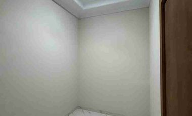 Rumah Mewah Baru Gress Siap Huni di dekat Manahan Solo Kota