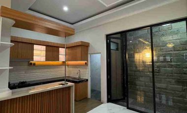 Rumah Mewah Baru Gress Siap Huni di dekat Manahan Solo Kota