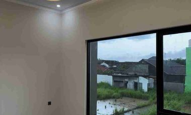 Rumah Mewah Baru Gress Siap Huni di dekat Manahan Solo Kota