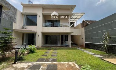 DIJUAL RUMAH MEWAH DI SOLO KADIPIRO DEKAT TAMAN JAYA WIJAYA