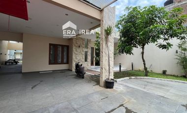 DIJUAL RUMAH MEWAH DI SOLO KADIPIRO DEKAT TAMAN JAYA WIJAYA
