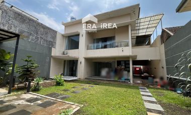 DIJUAL RUMAH MEWAH DI SOLO KADIPIRO DEKAT TAMAN JAYA WIJAYA