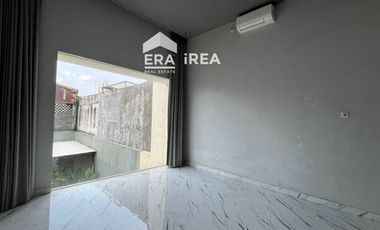 DIJUAL RUMAH MEWAH DI SOLO KADIPIRO DEKAT TAMAN JAYA WIJAYA