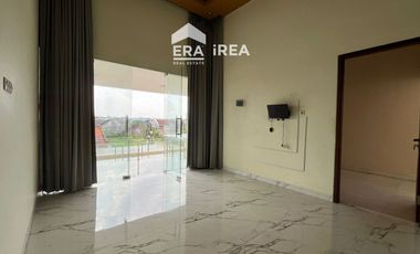 DIJUAL RUMAH MEWAH DI SOLO KADIPIRO DEKAT TAMAN JAYA WIJAYA