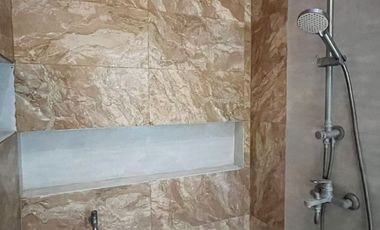 DIJUAL RUMAH MEWAH DI SOLO KADIPIRO DEKAT TAMAN JAYA WIJAYA