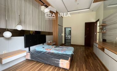 DIJUAL RUMAH MEWAH DI SOLO KADIPIRO DEKAT TAMAN JAYA WIJAYA