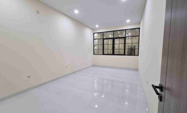 Dijual Rumah Baru 4 lantai siap huni di tanjung duren jakarta barat