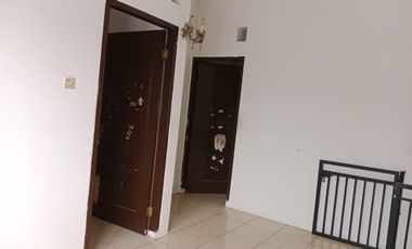 Rumah Meruya Selatan Perumahan Walikota Jakarta Barat Lt 142 m2, SHM