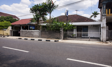 DIJUAL PROPERTI STRATEGIS 9 KAMAR — BACIRO, JOGJA (PINGGIR JALAN BESAR)