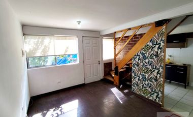 Se Arrienda Casa de 2 Pisos en Peñalolén. 3D.1B.