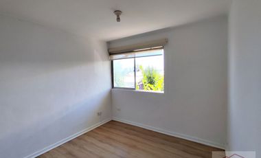 Se Arrienda Casa de 2 Pisos en Peñalolén. 3D.1B.