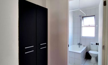 Se Arrienda Casa de 2 Pisos en Peñalolén. 3D.1B.