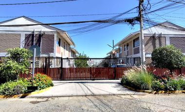 Se Arrienda Casa de 2 Pisos en Peñalolén. 3D.1B.