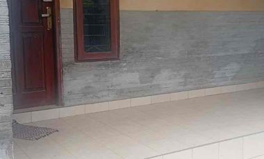 Kost 5 Kamar Halaman Luas Dengan Tambahan 1 Ruko