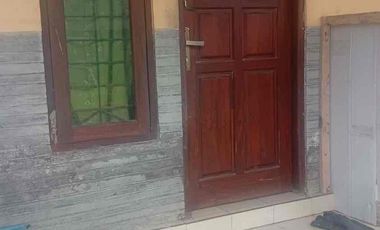 Kost 5 Kamar Halaman Luas Dengan Tambahan 1 Ruko