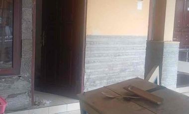 Kost 5 Kamar Halaman Luas Dengan Tambahan 1 Ruko