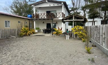 Renta de Casa Amoblada Frente al Mar