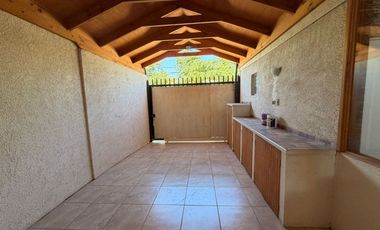 Exclusiva propiedad en La Reserva de Machali, con Centro Médico Habilitado