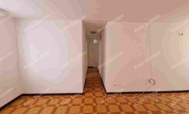 Arriendo Departamento con accesos por  Calles Iquique/Bellavista, 3er piso sin estacionamiento