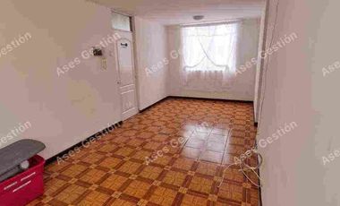 Arriendo Departamento con accesos por  Calles Iquique/Bellavista, 3er piso sin estacionamiento