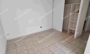 Arriendo Departamento con accesos por  Calles Iquique/Bellavista, 3er piso sin estacionamiento