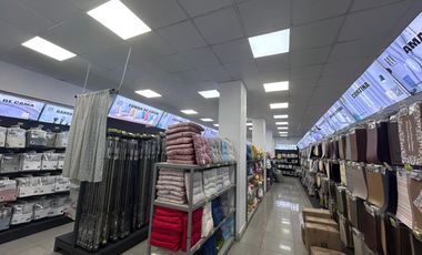 Local Comercial Y Bodega En Bascuñan Guerrero - Santiago