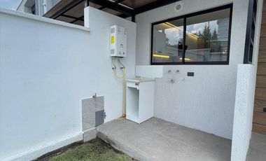 Casa de arriendo de 3 dormitorios en Tumbaco por estrenar